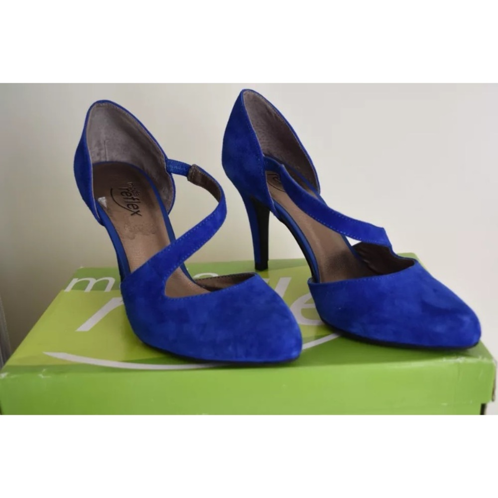 Moda Spana Cobalt Pump shoes New with box